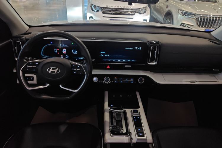 Used Hyundai ix35 2023 Musso 2.0L Deluxe Edition DLX Center Console