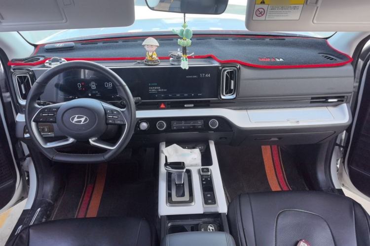 Used Hyundai ix35 2023 Musso 2.0L Prestige LUX Edition Center Console