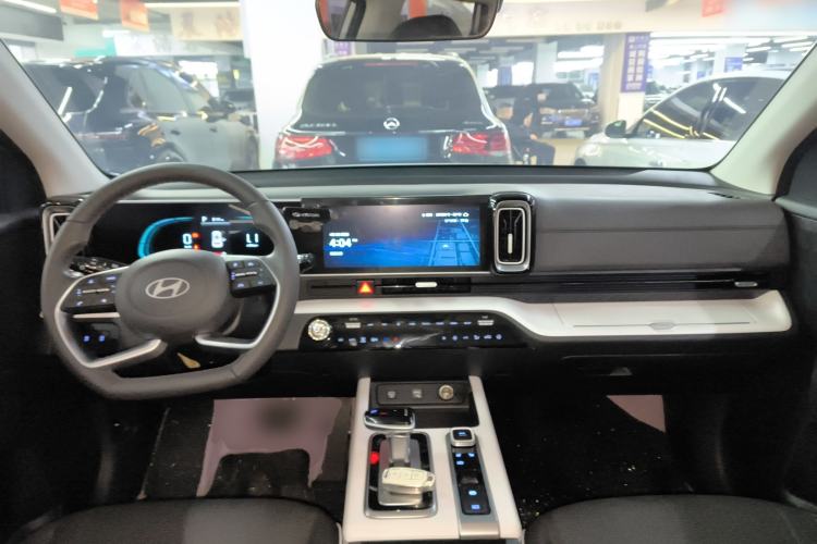 Used Hyundai ix35 2023 Musso 2.0L Prestige LUX Edition Center Console