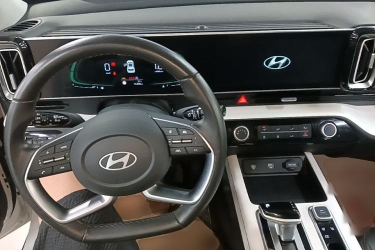 Used Hyundai ix35 2023 Musso 2.0L Deluxe Edition DLX Center Console