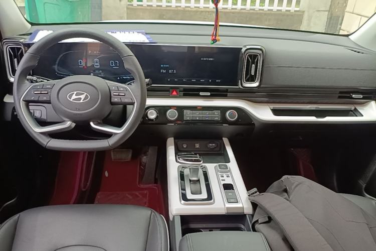 Used Hyundai ix35 2023 Musso 2.0L Deluxe Edition DLX Center Console