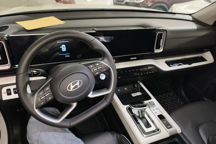 Used Hyundai ix35 2023 Musso 2.0L Deluxe Edition DLX Center Console