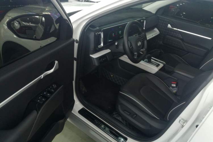 Used Hyundai ix35 2023 Musso 2.0L Deluxe Edition DLX Driver Seat