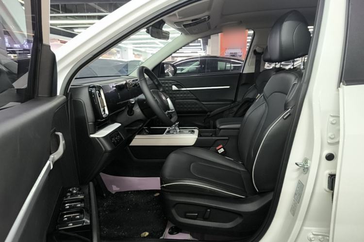 Used Hyundai ix35 2023 Musso 2.0L Prestige LUX Edition Driver Seat
