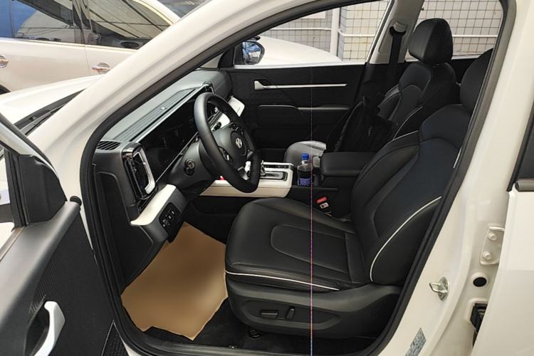 Used Hyundai ix35 2023 Musso 2.0L Deluxe Edition DLX Driver Seat