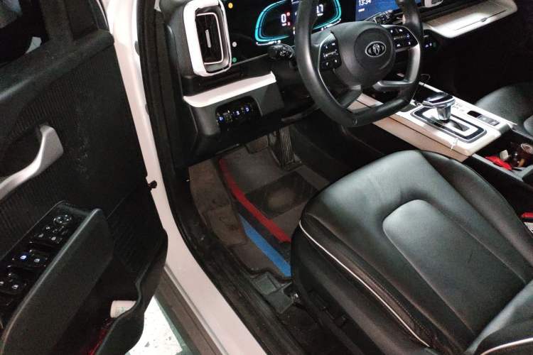 Used Hyundai ix35 2023 Musso 2.0L Prestige LUX Edition Driver Seat