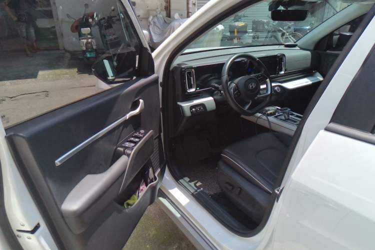 Used Hyundai ix35 2023 Musso 2.0L Deluxe Edition DLX Driver Seat