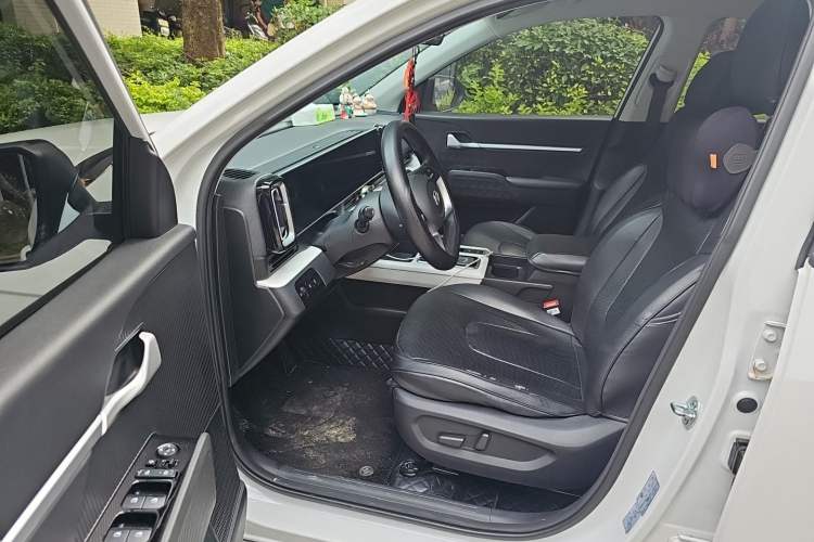 Used Hyundai ix35 2023 Musso 2.0L Deluxe Edition DLX Driver Seat