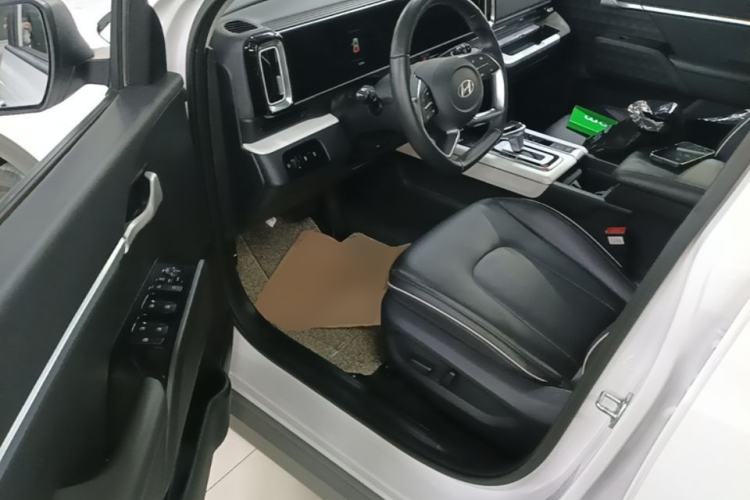 Used Hyundai ix35 2023 Musso 2.0L Deluxe Edition DLX Driver Seat