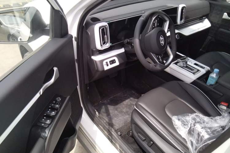 Used Hyundai ix35 2023 Musso 2.0L Deluxe Edition DLX Driver Seat