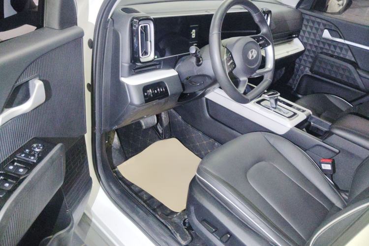 Used Hyundai ix35 2023 Musso 2.0L Deluxe Edition DLX Driver Seat