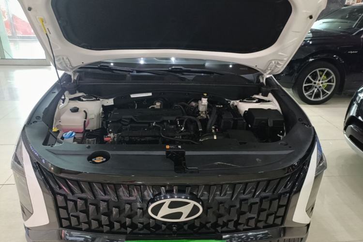 Used Hyundai ix35 2023 Musso 2.0L Prestige LUX Edition Engine Bay