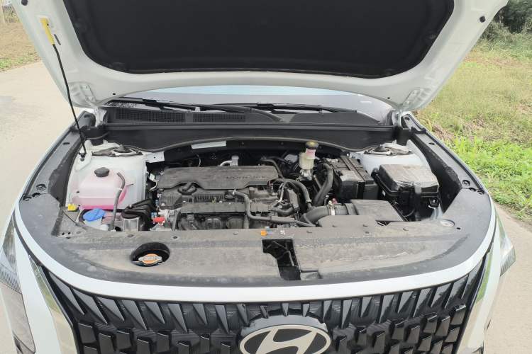 Used Hyundai ix35 2023 Musso 2.0L Deluxe Edition DLX Engine Bay