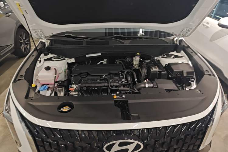 Used Hyundai ix35 2023 Musso 2.0L Deluxe Edition DLX Engine Bay