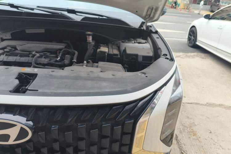 Used Hyundai ix35 2023 Musso 2.0L Prestige LUX Edition Engine Bay Left