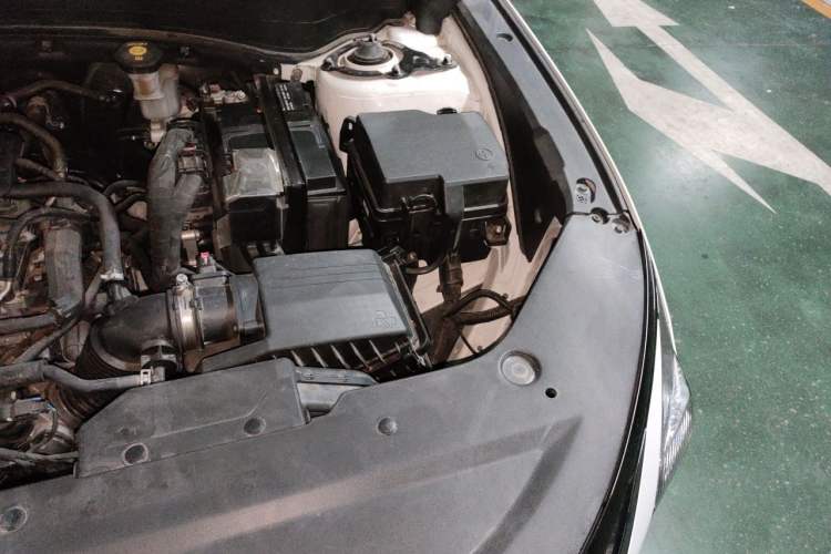 Used Hyundai ix35 2023 Musso 2.0L Prestige LUX Edition Engine Bay Left
