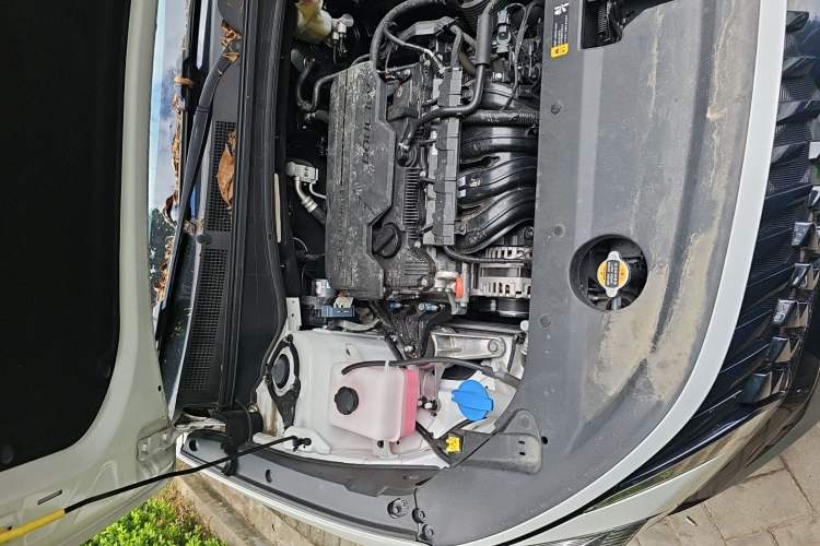 Used Hyundai ix35 2023 Musso 2.0L Deluxe Edition DLX Engine Bay Right