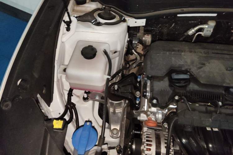 Used Hyundai ix35 2023 Musso 2.0L Deluxe Edition DLX Engine Bay Right