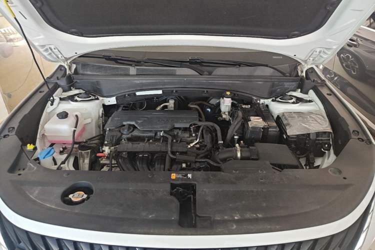 Used Hyundai ix35 2023 Musso 2.0L Deluxe Edition DLX Engine Bay