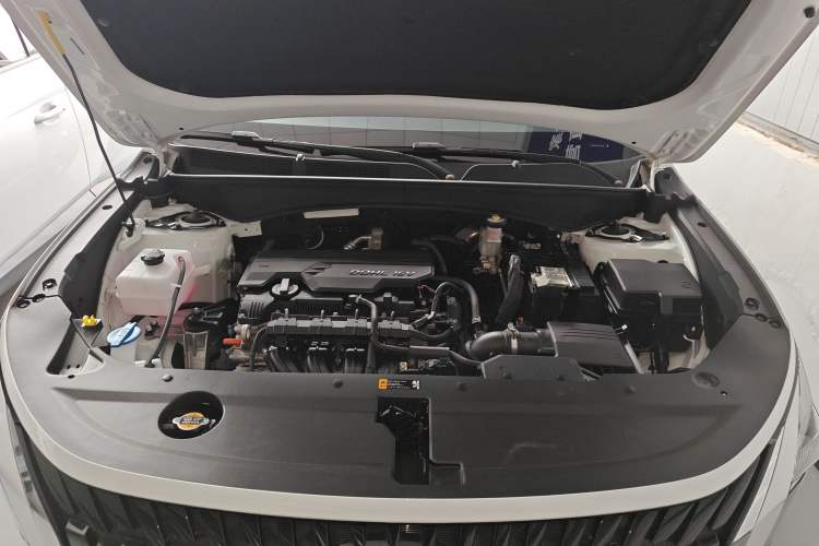 Used Hyundai ix35 2023 Musso 2.0L Deluxe Edition DLX Engine Bay