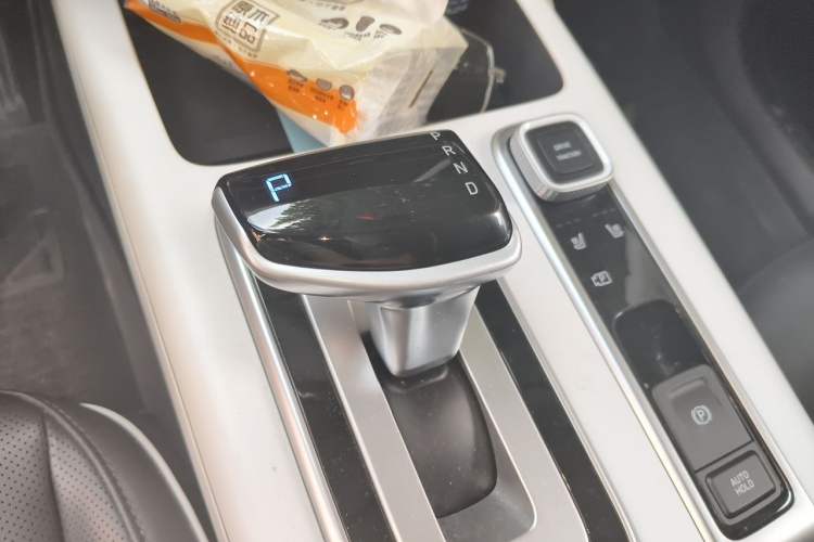 Used Hyundai ix35 2023 Musso 2.0L Deluxe Edition DLX Gear Lever