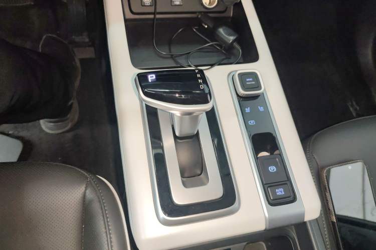 Used Hyundai ix35 2023 Musso 2.0L Deluxe Edition DLX Gear Lever