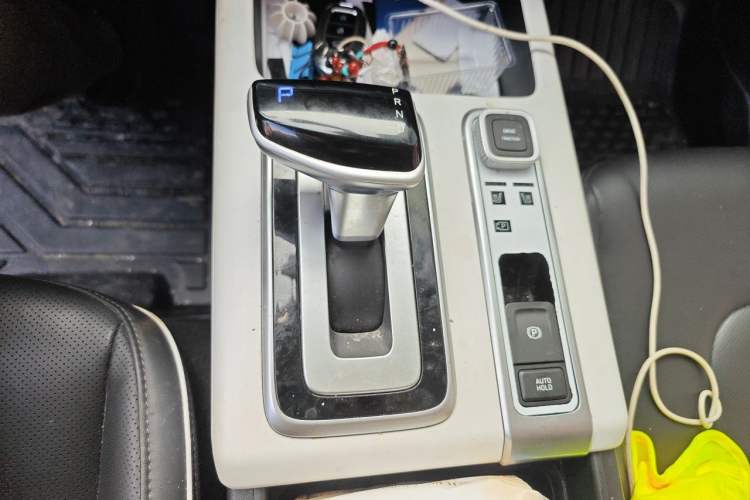 Used Hyundai ix35 2023 Musso 2.0L Deluxe Edition DLX Gear Lever