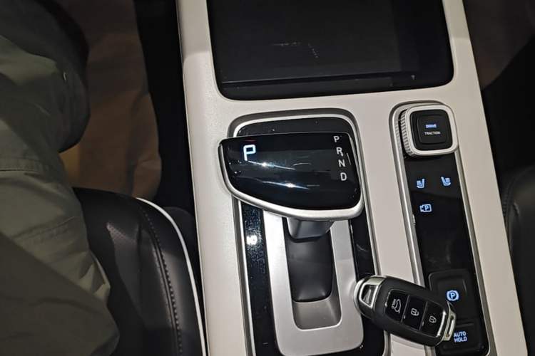 Used Hyundai ix35 2023 Musso 2.0L Deluxe Edition DLX Gear Lever