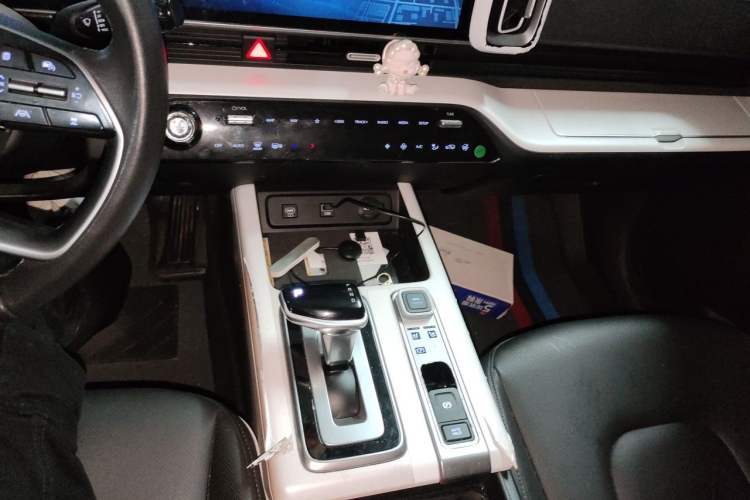 Used Hyundai ix35 2023 Musso 2.0L Prestige LUX Edition Gear Lever