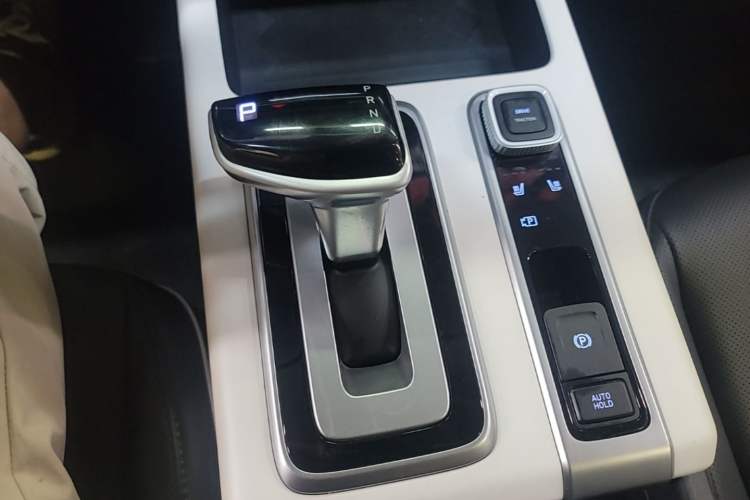 Used Hyundai ix35 2023 Musso 2.0L Deluxe Edition DLX Gear Lever