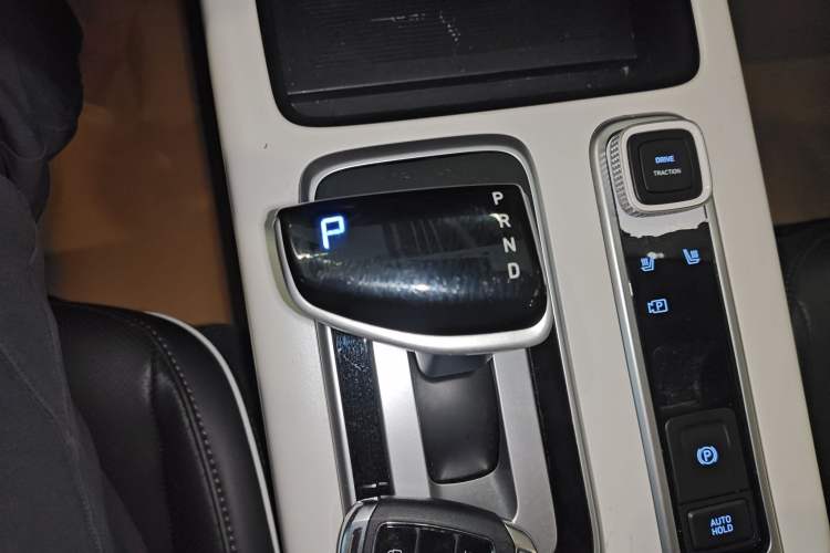 Used Hyundai ix35 2023 Musso 2.0L Deluxe Edition DLX Gear Lever