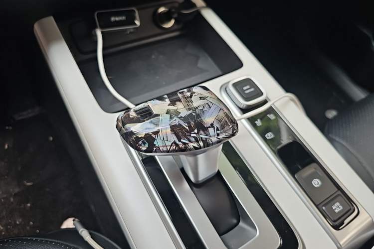Used Hyundai ix35 2023 Musso 2.0L Deluxe Edition DLX Gear Lever