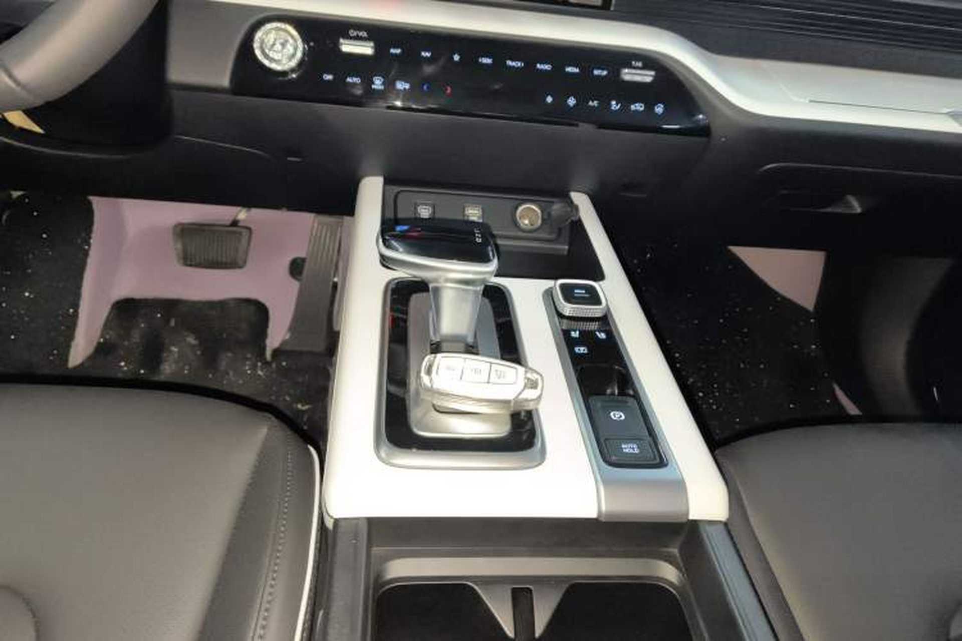 Used Hyundai ix35 2023 Musso 2.0L Prestige LUX Edition Gear Lever