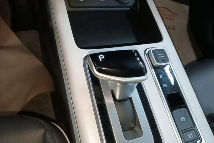 Used Hyundai ix35 2023 Musso 2.0L Deluxe Edition DLX Gear Lever