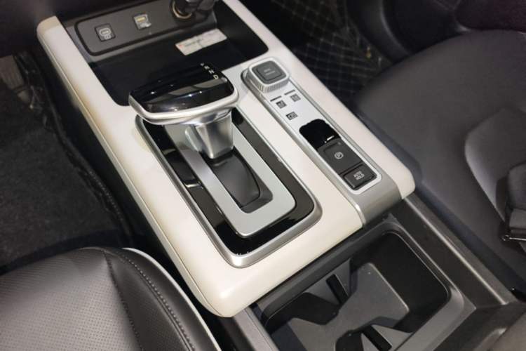 Used Hyundai ix35 2023 Musso 2.0L Deluxe Edition DLX Gear Lever