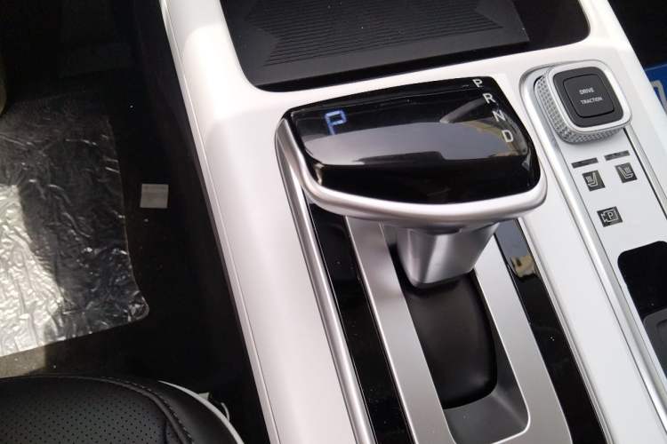 Used Hyundai ix35 2023 Musso 2.0L Deluxe Edition DLX Gear Lever