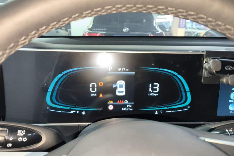 Used Hyundai ix35 2023 Musso 2.0L Prestige LUX Edition Instrument Cluster