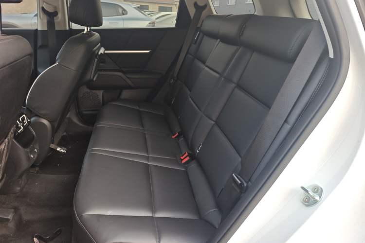 Used Hyundai ix35 2023 Musso 2.0L Deluxe Edition DLX Interior 1