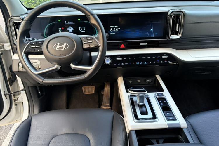 Used Hyundai ix35 2023 Musso 2.0L Deluxe Edition DLX Interior 1