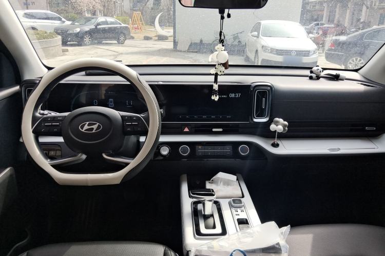 Used Hyundai ix35 2023 Musso 2.0L Deluxe Edition DLX Interior 2