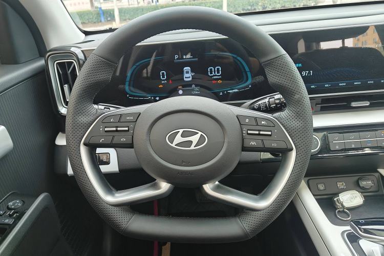Used Hyundai ix35 2023 Musso 2.0L Deluxe Edition DLX Interior 2