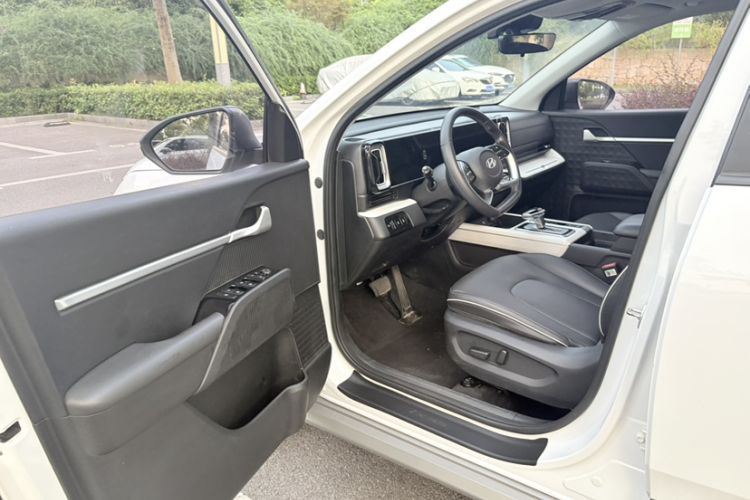 Used Hyundai ix35 2023 Musso 2.0L Deluxe Edition DLX Interior 2