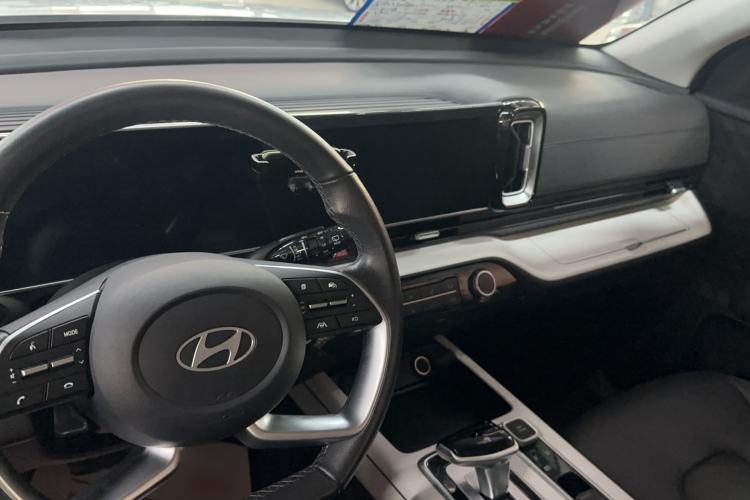 Used Hyundai ix35 2023 Musso 2.0L Deluxe Edition DLX Interior 3