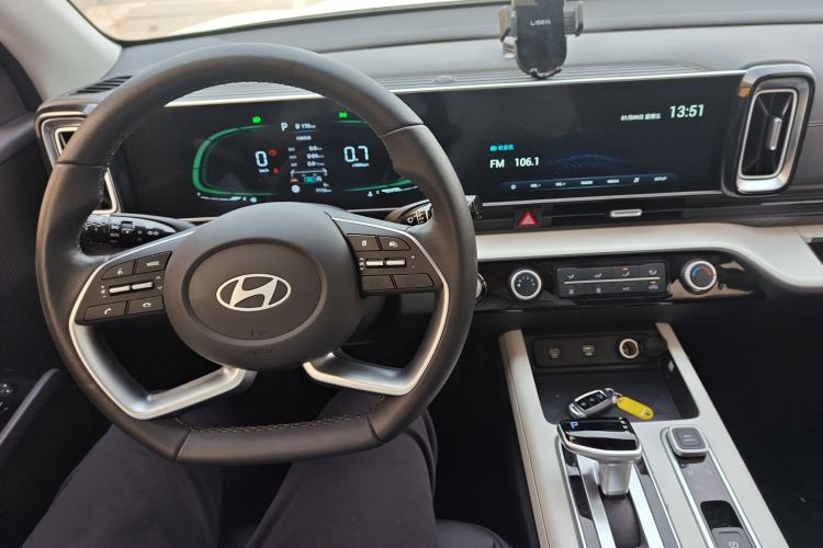 Used Hyundai ix35 2023 Musso 2.0L Deluxe Edition DLX Interior 3