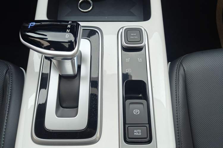Used Hyundai ix35 2023 Musso 2.0L Deluxe Edition DLX Interior 4