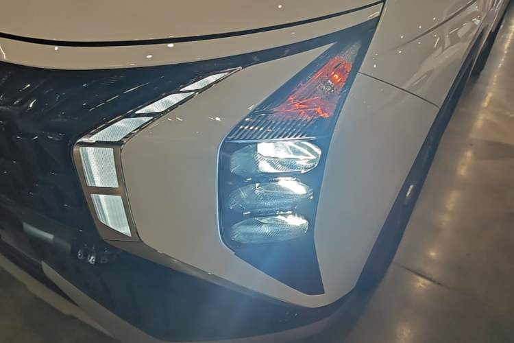 Used Hyundai ix35 2023 Musso 2.0L Deluxe Edition DLX Left Front Headlight