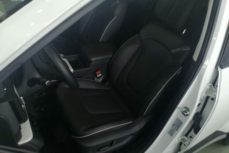 Used Hyundai ix35 2023 Musso 2.0L Deluxe Edition DLX Left Front Seat