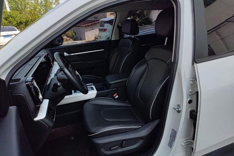 Used Hyundai ix35 2023 Musso 2.0L Deluxe Edition DLX Left Front Seat