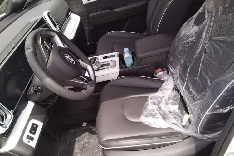Used Hyundai ix35 2023 Musso 2.0L Deluxe Edition DLX Left Front Seat