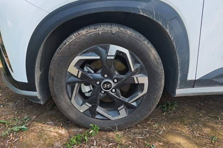 Used Hyundai ix35 2023 Musso 2.0L Flagship Edition TOP Left Front Wheel Hub